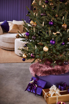 BAUR Weihnachtspakete liegen 2024 rechtzeitig unterm Baum.