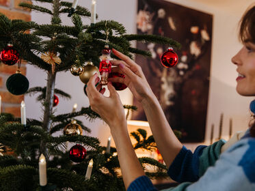 Weihnachtsbaum schmücken