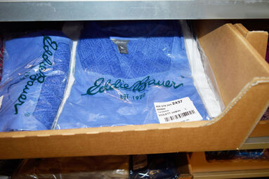 Anfang Januar verließ das erste Eddie Bauer-Paket den Logistik-Standort der Baur-Tochter BFS in Weismain.