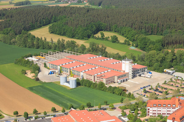 Von Weismain in die Schweiz: BFS versendet für Liebeskind Berlin nun auch in die Schweiz.